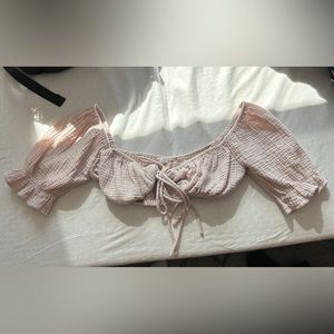 Cropped light pink top